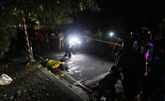 سياسيون وقانونيون بالجملة متورطون في تجارة المخدرات الفلبينية صورة رقم 9 سياسيون وقانونيون بالجملة متورطون في تجارة المخدرات الفلبينية صورة رقم 9