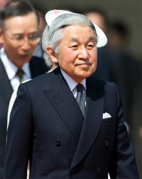 اليابانيون يحبسون انفاسهم ترقبا لخطاب التنازل للامبراطور اكيهيتو! صورة رقم 4