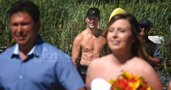 الرئيس الكندي يظهر مجرّد من الملابس في حفل زفاف بكولومبيا صورة رقم 3