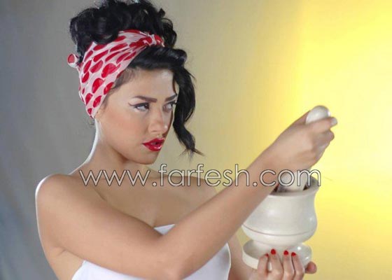 5 كليبات غنائية تستحق تدخل شرطة الآداب آخرها لـ رولا يموت صورة رقم 2