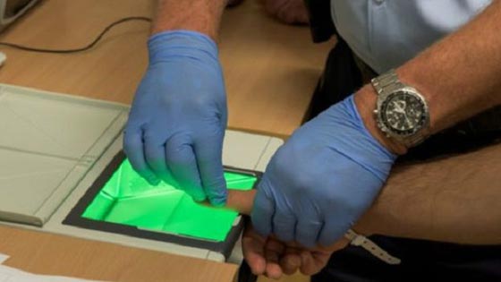 سائح صيني توجه للابلاغ عن سرقة محفظته فوجد نفسه في مأوى للاجئين صورة رقم 2