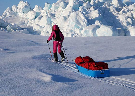 صور اصغر فتاة مغامرة تصل الى القطب الشمالي    صورة رقم 4