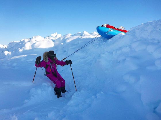 صور اصغر فتاة مغامرة تصل الى القطب الشمالي    صورة رقم 13