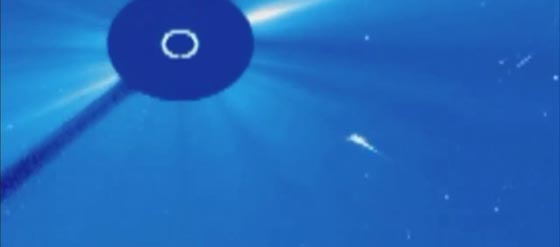  فيديو مثير.. مذنب ينطلق بسرعة هائلة نحو الشمس فيتبخر!! صورة رقم 3