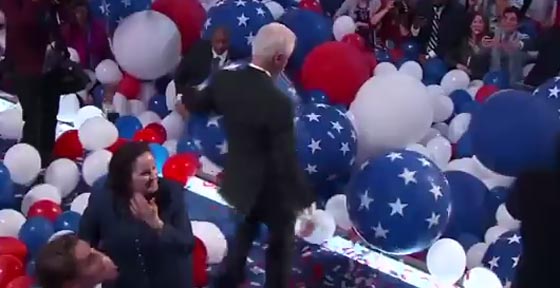 دخول فاشل وخروج محرج.. سلوكيات طفولية في مؤتمرات انتخابية بامريكا صورة رقم 2 دخول فاشل وخروج محرج.. سلوكيات طفولية في مؤتمرات انتخابية بامريكا صورة رقم 2