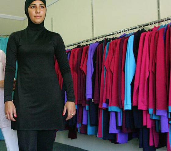 مسبح فرنسي يلغي يوما للمايوه الشرعي صورة رقم 4