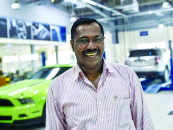 مليون دولار لناجٍ من حريق طائرة الامارات صورة رقم 2