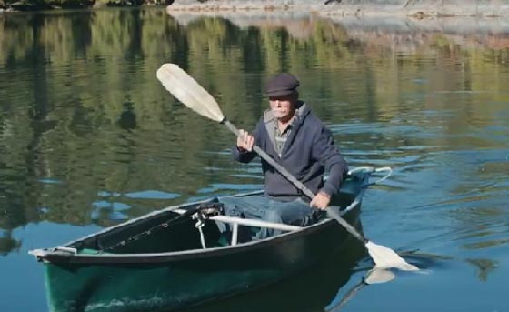 زوجان يحولان جزيرة صنعاها بايديهما الى بيت دافٍ، هربا من الدُوار  صورة رقم 3