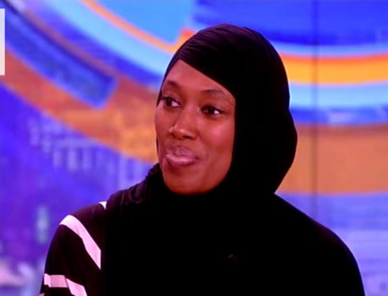 لماذا رفعت مضيفة مسلمة دعوى قضائية ضد شركة طيران امريكية؟ صورة رقم 3