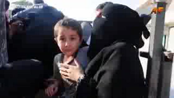  سئمت من حجاب داعش فماذا كان رد فعل طفلها الصغير.. شاهد صورة رقم 1