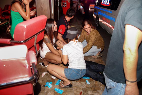  التفجيرات تصل الى تايلند وتشل عصبها السياحي ومقتل 4 اشخاص صورة رقم 19