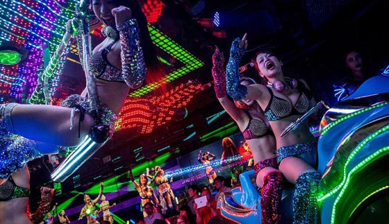 طوكيو، سحرها بانها الاكثر اكتظاظا في العالم وسرّها في النشطاء والمدونين صورة رقم 1