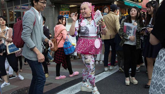 طوكيو، سحرها بانها الاكثر اكتظاظا في العالم وسرّها في النشطاء والمدونين صورة رقم 5