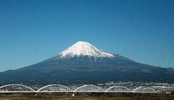 طوكيو، سحرها بانها الاكثر اكتظاظا في العالم وسرّها في النشطاء والمدونين صورة رقم 7