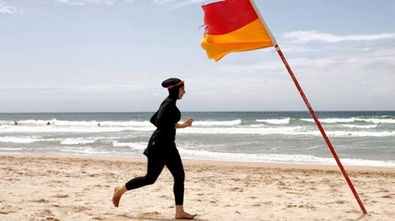 مسلمات يعلن عن غضبهن لمنع البوركيني في كان  صورة رقم 8