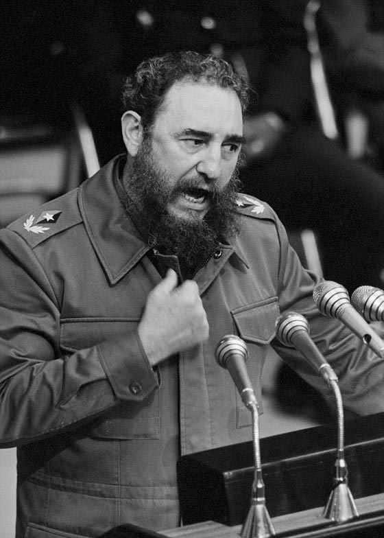 كاسترو.. تجاوز عمره التسعين ونجا من 600 محاولة اغتيال!! صورة رقم 13