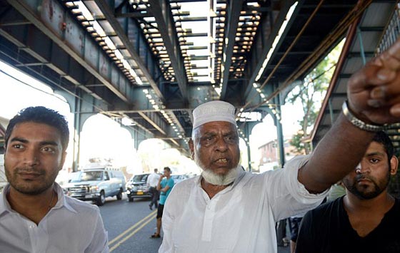 مقتل امام مسجد يشعل نار الغضب ضد ترامب في نيويورك صورة رقم 21