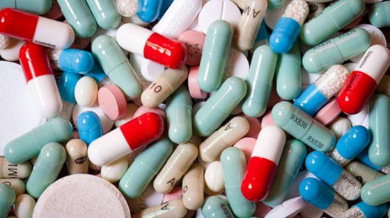 امرأة تخضع طفليها لعلاجات غير مبررة وتتظاهر بمرضهما طمعا بالتعويض صورة رقم 1