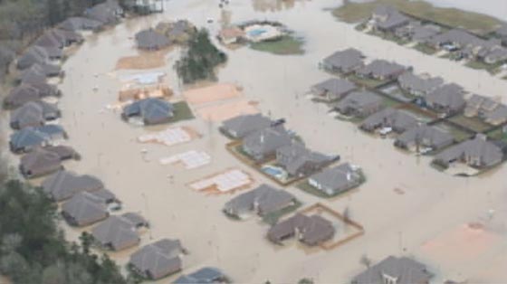  فيضانات لويزيانا تحصد 6 ضحايا واجلاء الآلاف  صورة رقم 1