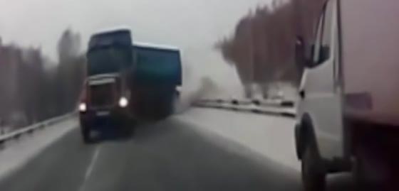 حوادث صادمة كادت تزهق الاراوح.. هكذا لعب الحظ لعبته فيها صورة رقم 3