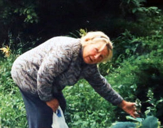 ريّا الروسية تنُوّم صديقتها العجوز.. تقطع راسها بمنشار وتطهوه!! صورة رقم 2