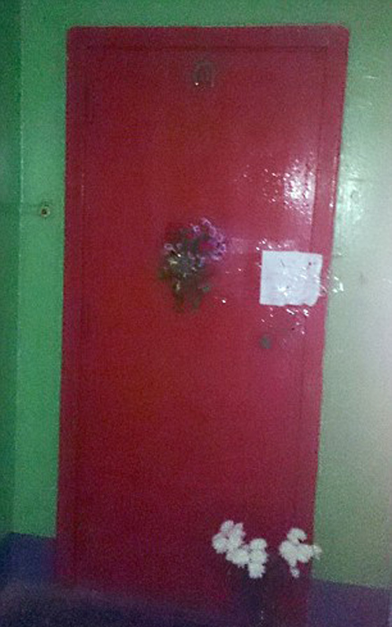 ريّا الروسية تنُوّم صديقتها العجوز.. تقطع راسها بمنشار وتطهوه!! صورة رقم 7