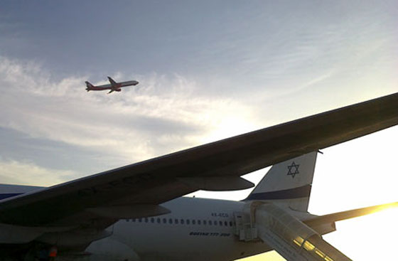  طائرة اسرائيلية تفرغ وقودها بالبحر وتهبط اضطراريا بسبب عطل صورة رقم 10