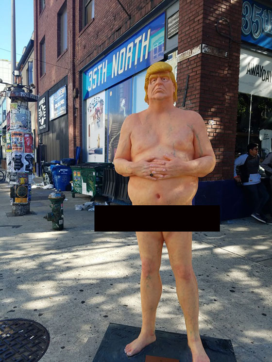 تمثال دونالد ترامب كما ولدته امه يثير الدهشة في حدائق عامة بامريكا! صورة رقم 8