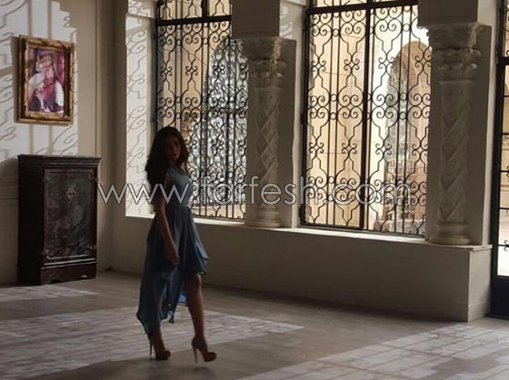 منى زكي تتخلى عن شعرها وتظهر بلوك جديد.. صور صورة رقم 6