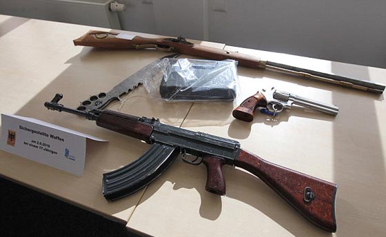 بعد الهجمات الاخيرة.. حزب يميني يؤيد تسليح مواطني المانيا!! صورة رقم 2