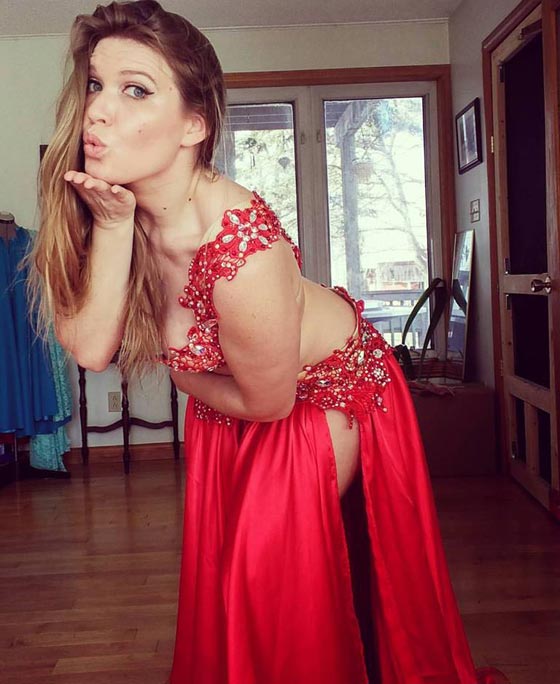  محاولة للتشهير بسياسية مصرية اخوانية بفيديو رقص عالواحدة ونص! صورة رقم 8