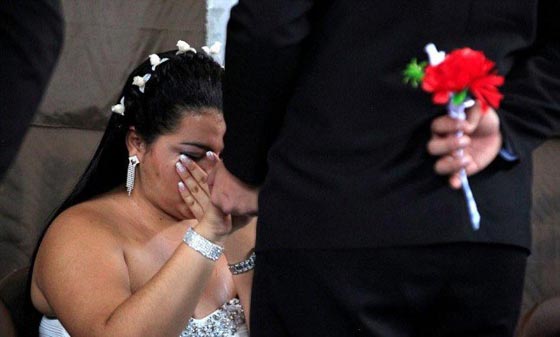 زواج جماعي يجمع 17 سجينا خطيرا بحبيباتهم في كولومبيا.. صور صورة رقم 2