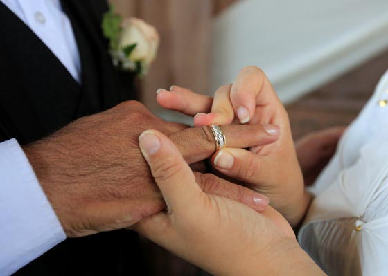 زواج جماعي يجمع 17 سجينا خطيرا بحبيباتهم في كولومبيا.. صور صورة رقم 4