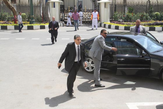 وزراء مصر.. سيارات فارهة وقصور من رخام والشعب مطالب بشد الحزام  صورة رقم 3