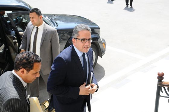 وزراء مصر.. سيارات فارهة وقصور من رخام والشعب مطالب بشد الحزام  صورة رقم 4