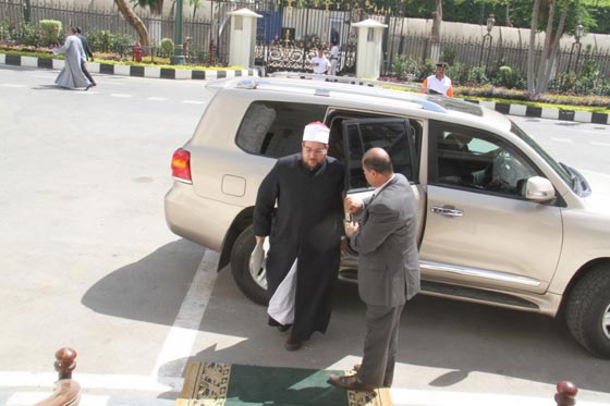 وزراء مصر.. سيارات فارهة وقصور من رخام والشعب مطالب بشد الحزام  صورة رقم 7