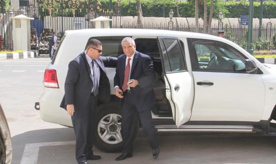 وزراء مصر.. سيارات فارهة وقصور من رخام والشعب مطالب بشد الحزام  صورة رقم 8