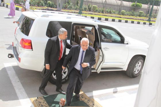 وزراء مصر.. سيارات فارهة وقصور من رخام والشعب مطالب بشد الحزام  صورة رقم 9