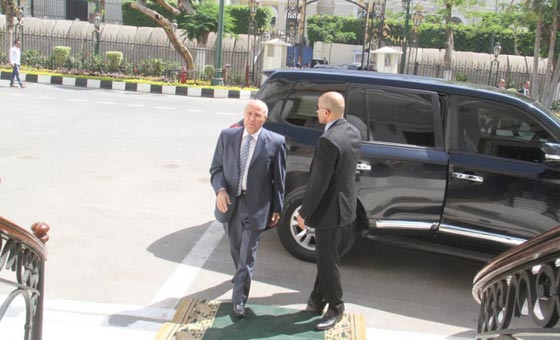 وزراء مصر.. سيارات فارهة وقصور من رخام والشعب مطالب بشد الحزام  صورة رقم 10