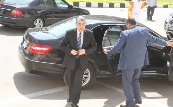 وزراء مصر.. سيارات فارهة وقصور من رخام والشعب مطالب بشد الحزام  صورة رقم 13