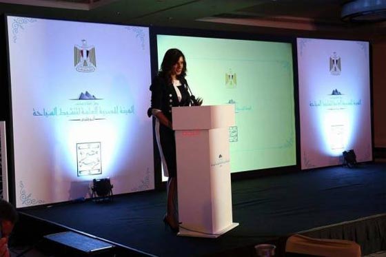 صور أشيك وزيرة عربية: نبيلة مكرم وزيرة الهجرة المصرية  صورة رقم 13