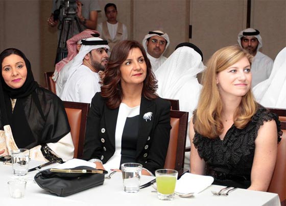 صور أشيك وزيرة عربية: نبيلة مكرم وزيرة الهجرة المصرية  صورة رقم 6