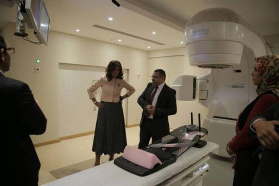 صور أشيك وزيرة عربية: نبيلة مكرم وزيرة الهجرة المصرية  صورة رقم 8