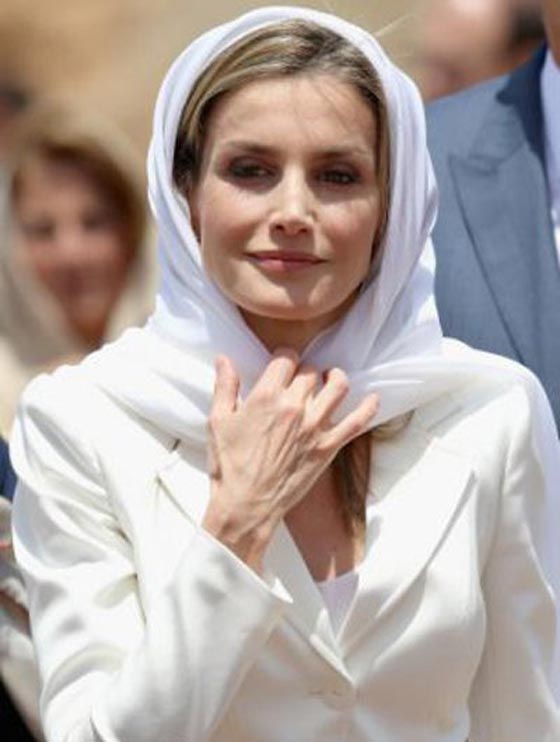 ملكات واميرات العالم بالحجاب: ديانا، رانيا، كيت ميدلتون وملكة اسبانيا صورة رقم 3