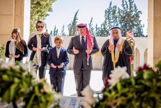 ملكات واميرات العالم بالحجاب: ديانا، رانيا، كيت ميدلتون وملكة اسبانيا صورة رقم 5