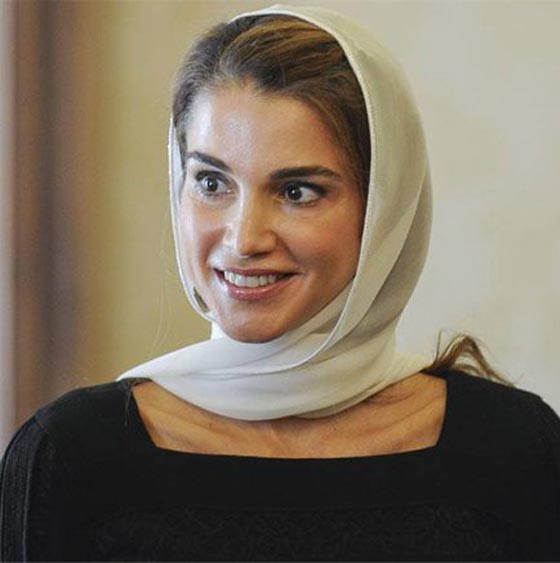 ملكات واميرات العالم بالحجاب: ديانا، رانيا، كيت ميدلتون وملكة اسبانيا صورة رقم 4