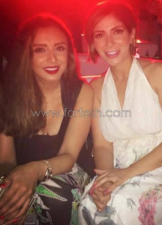هل فعلا الفنانة منى زكي حامل بمولودها الثالث؟ صورة رقم 3
