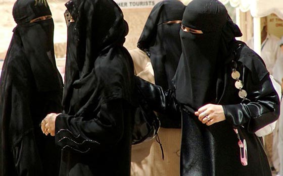 محكمة المانية ترد دعوى طالبة مسلمة بارتداء النقاب في المدرسة صورة رقم 2 محكمة المانية ترد دعوى طالبة مسلمة بارتداء النقاب في المدرسة صورة رقم 2