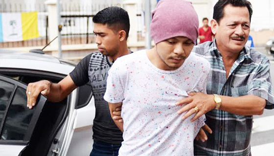 هذا ما حدث لمغن ماليزي اهان الاسلام في فيديو غنائي صورة رقم 1
