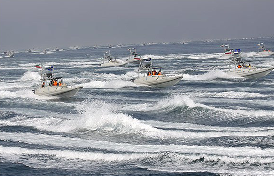 اربع سفن ايرانية تتحرش بمدمرة امريكية صورة رقم 3